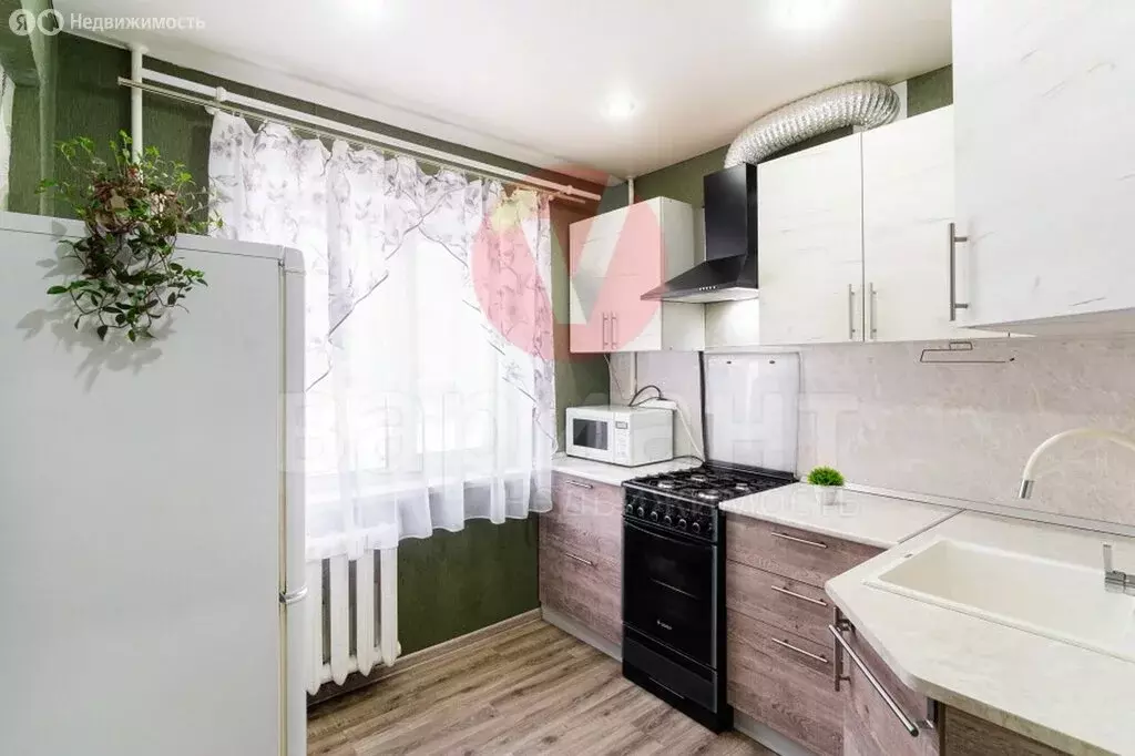 2-комнатная квартира: Омск, микрорайон Городок Нефтяников, улица 20-го ... - Фото 1