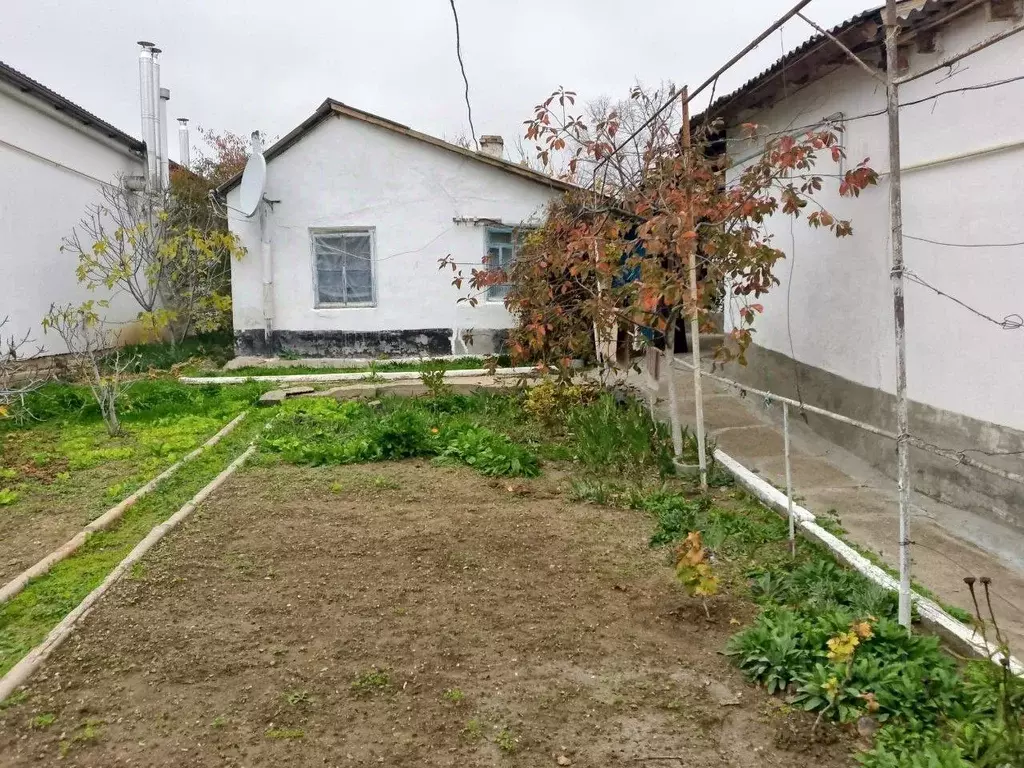 Дом в Крым, Бахчисарайский район, с. Каштаны ул. Стрельникова, 33 (41 ... - Фото 1