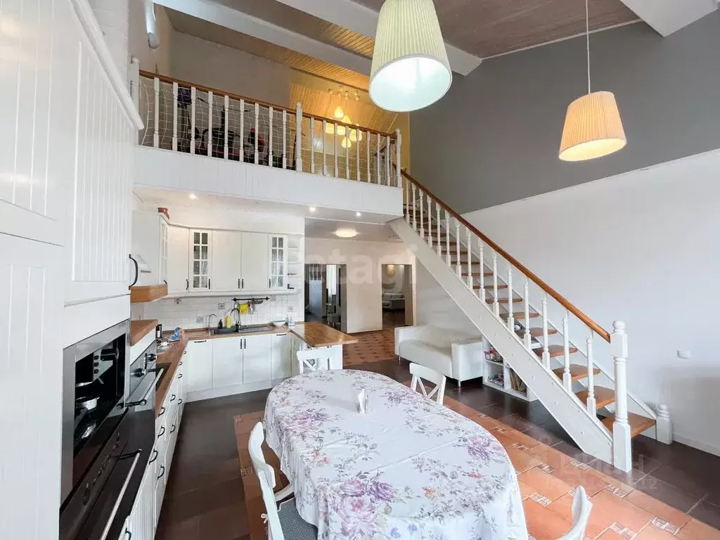 6-к кв. Псковская область, Псков ул. Некрасова, 38/25 (300.3 м) - Фото 1