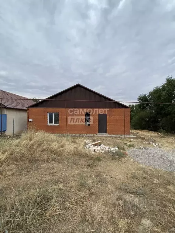 Дом в Калмыкия, Элиста ул. Н. Шапшуковой (122 м) - Фото 1