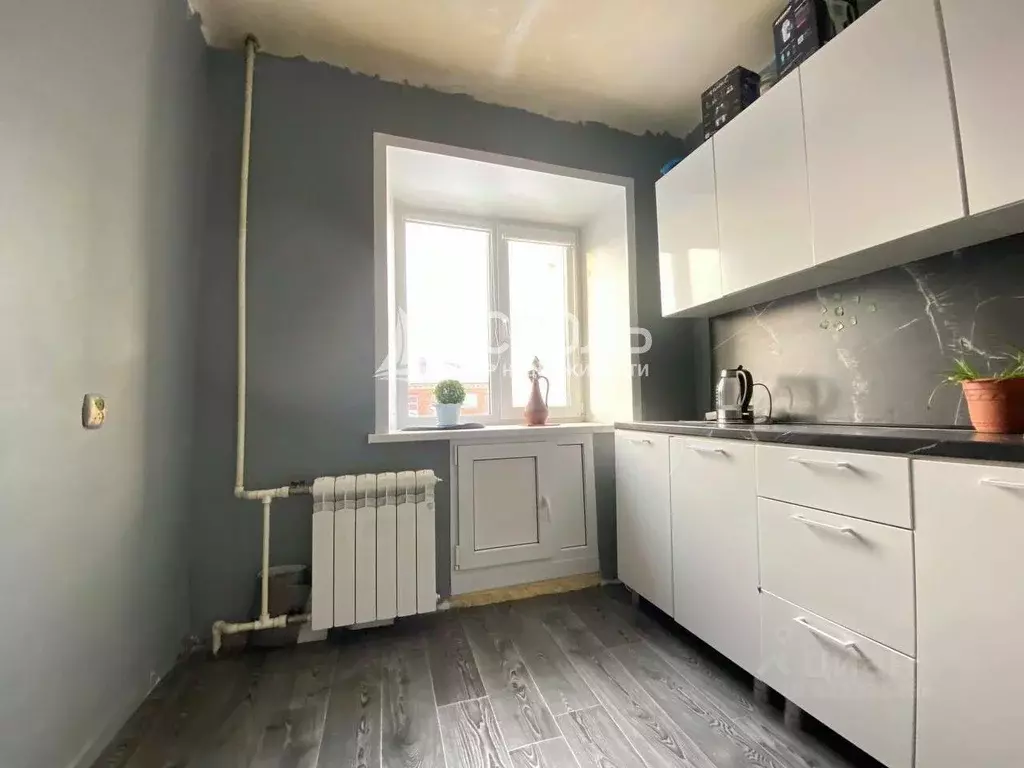 2-к кв. Омская область, Омск просп. Космический, 3 (42.9 м) - Фото 2