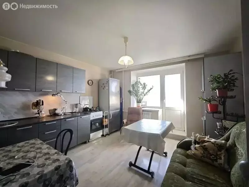 1-комнатная квартира: Энгельс, улица Ломоносова, 28 (50 м) - Фото 1