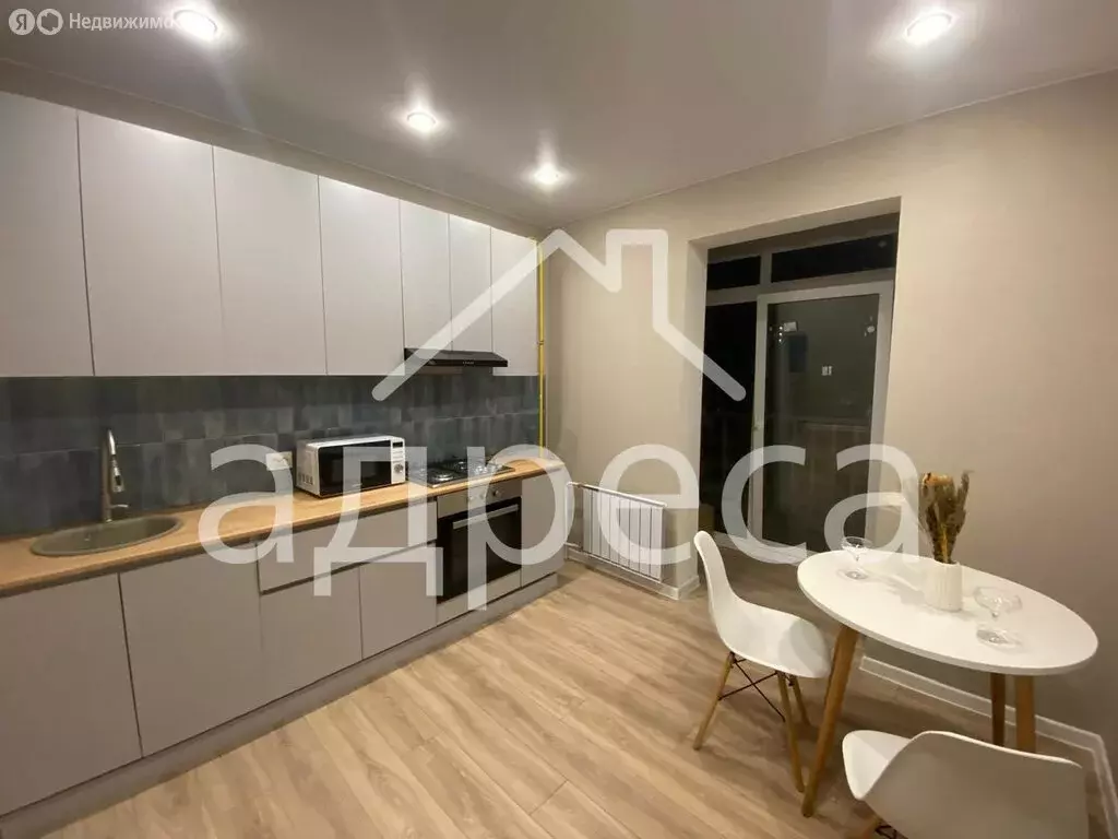 1-комнатная квартира: Придорожный, микрорайон Южный Город, улица ... - Фото 0