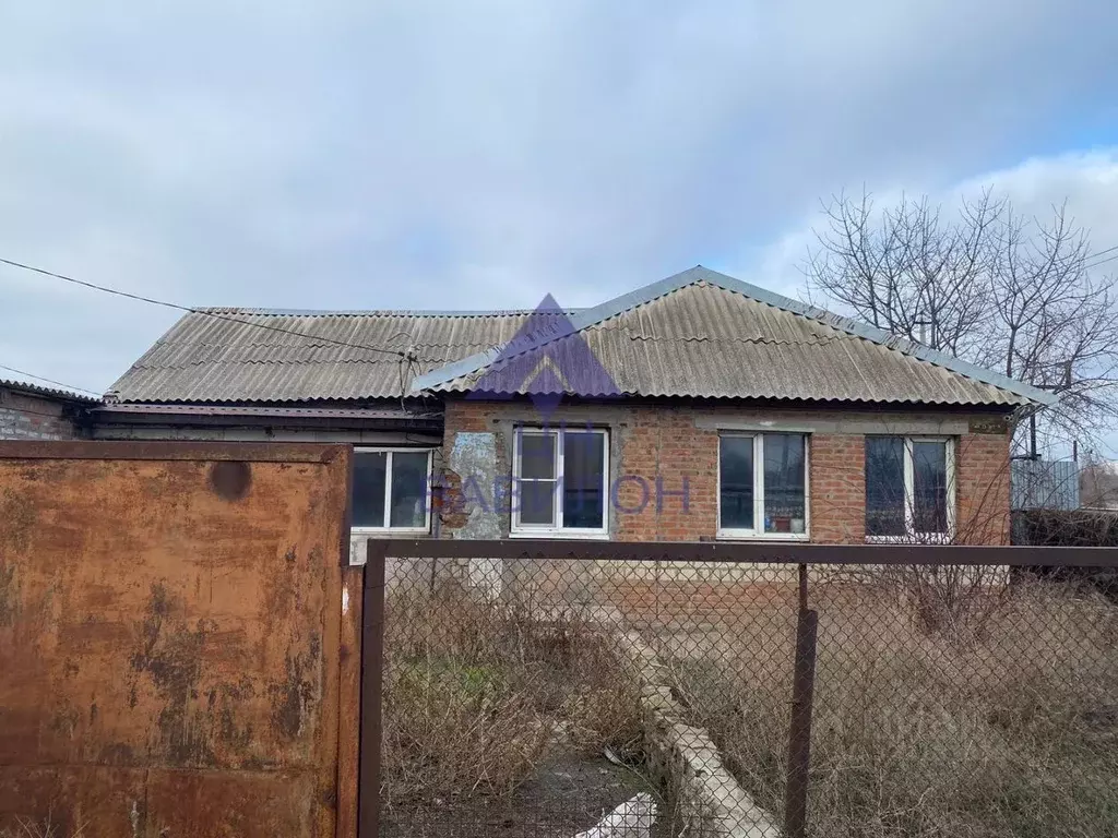Дом в Ростовская область, Волгодонск пер. 8 Марта, 29 (100 м) - Фото 1