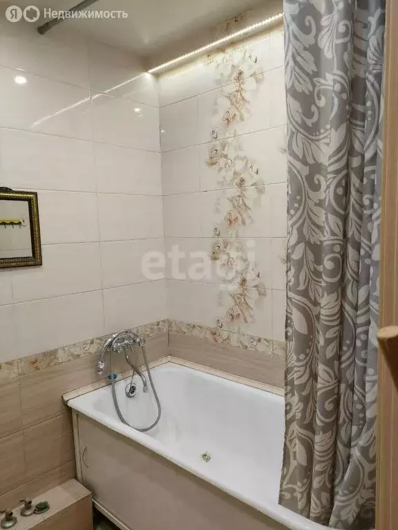 3-комнатная квартира: Томск, улица Интернационалистов, 9 (54.5 м) - Фото 0