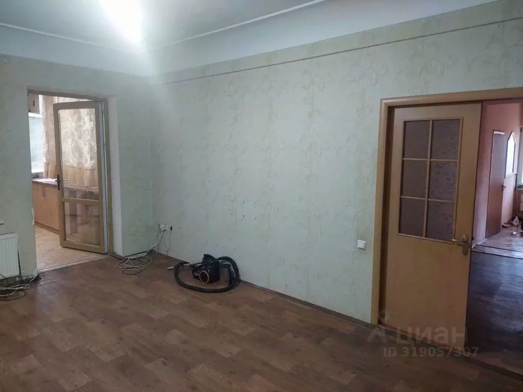 2-к кв. Крым, Ялта ул. Красноармейская, 21 (66.0 м) - Фото 0