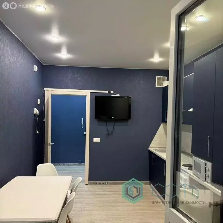 1-комнатная квартира: Калининград, Крымский проезд, 2 (41.3 м) - Фото 1