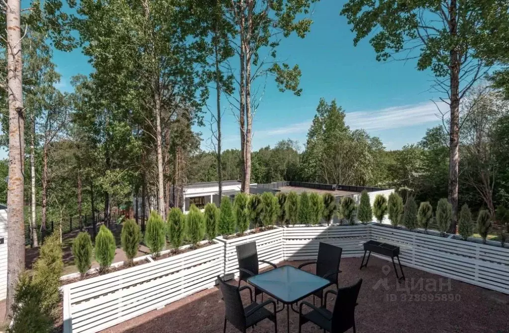 Коттедж в Ленинградская область, Приозерский район, Красноозерное ... - Фото 2