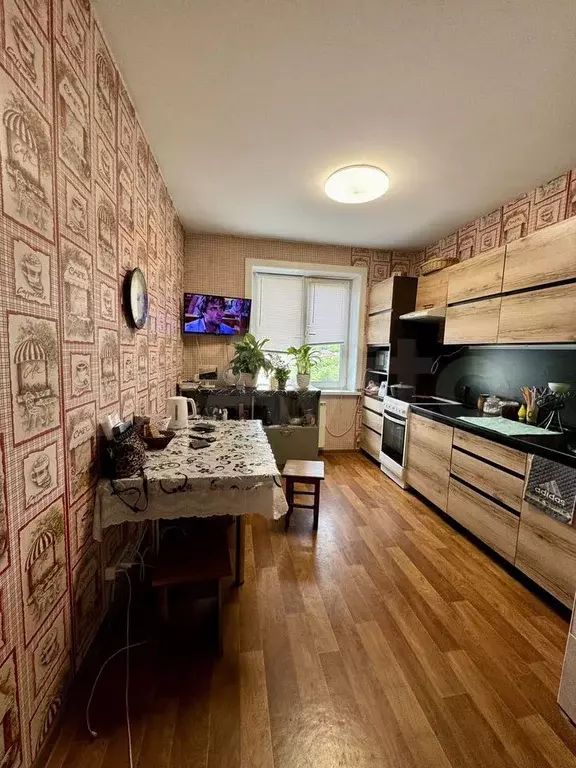 5-к. квартира, 100 м, 6/6 эт. - Фото 0