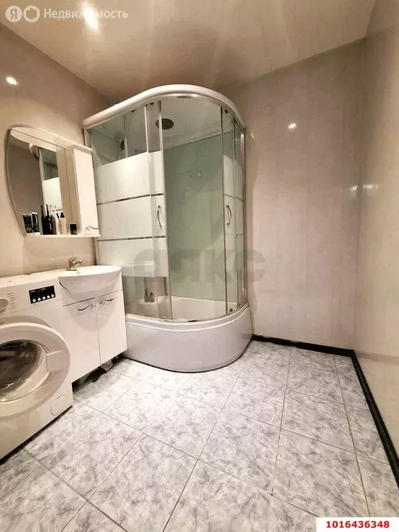 2-комнатная квартира: Краснодар, улица Академика Лукьяненко, 26 (56.9 ... - Фото 1