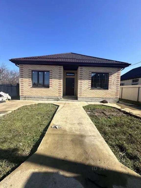 Дом в Краснодарский край, Краснодар Виктория ДНО, ул. Вишневая (90 м) - Фото 1