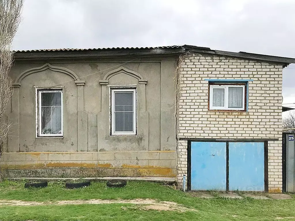 Дом в Волгоградская область, Ленинский район, с. Царев ул. Матросова ... - Фото 1