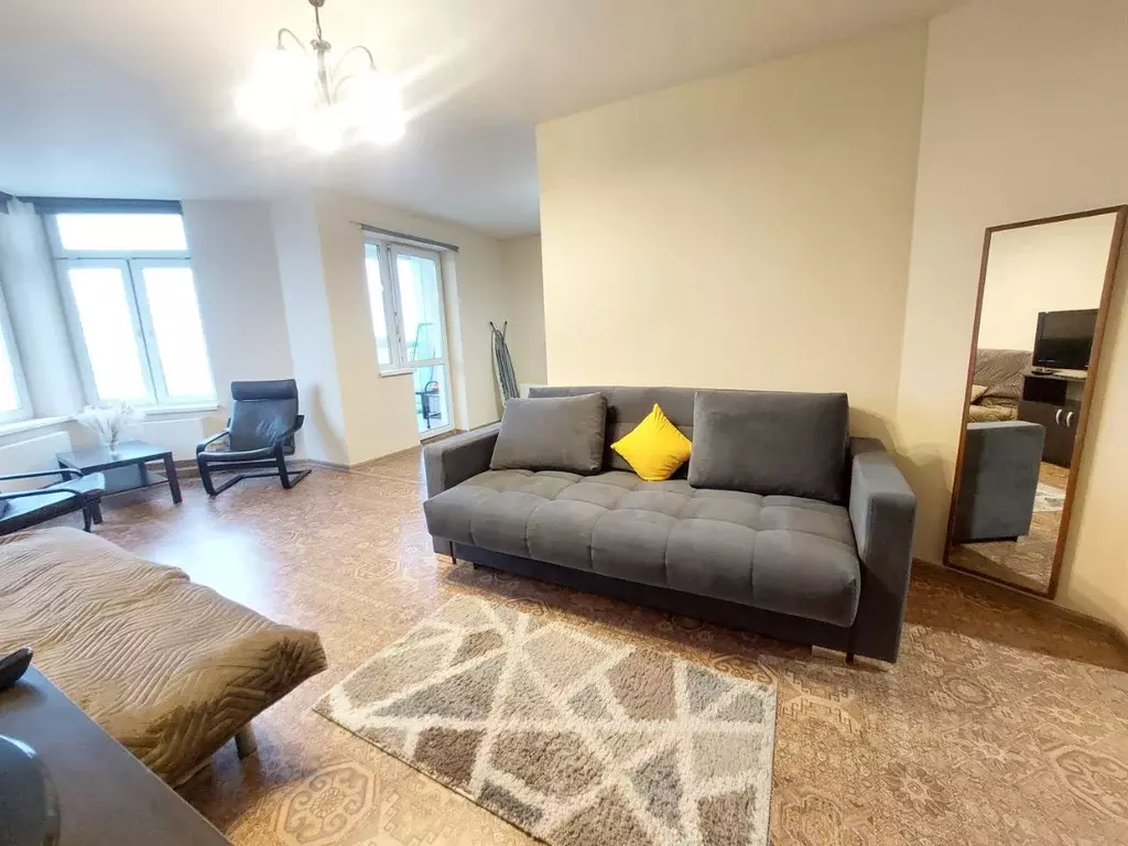 1-к кв. Свердловская область, Екатеринбург ул. Кузнечная, 83 (49.0 м) - Фото 2