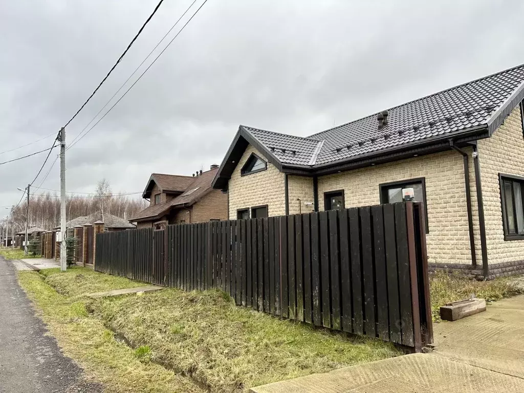 Дом в Московская область, Чехов городской округ, д. Костомарово, ... - Фото 1