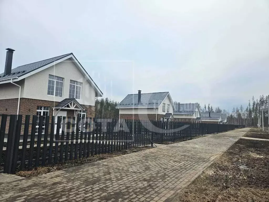 Коттедж в Воронежская область, Бобров городское поселение, пос. ... - Фото 0