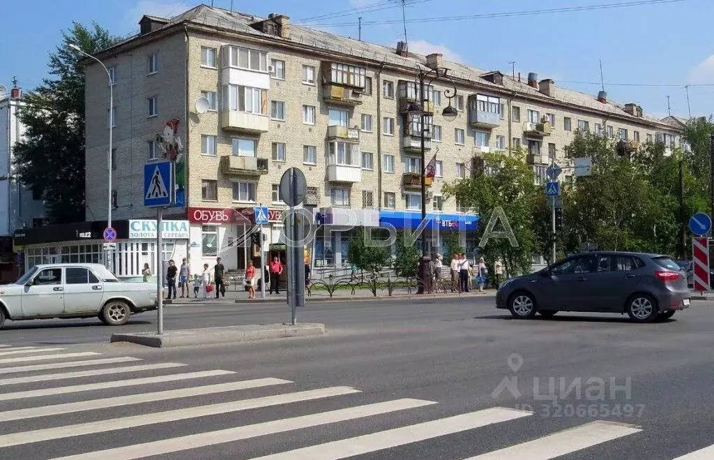 3-к кв. Тюменская область, Тюмень ул. Республики, 171 (56.4 м) - Фото 0