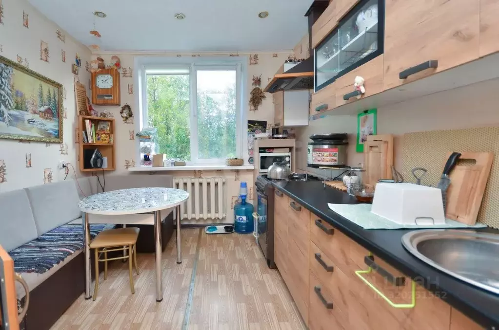 3-к кв. Коми, Ухта муниципальный округ, Ярега пгт ул. Советская, 17Б ... - Фото 1