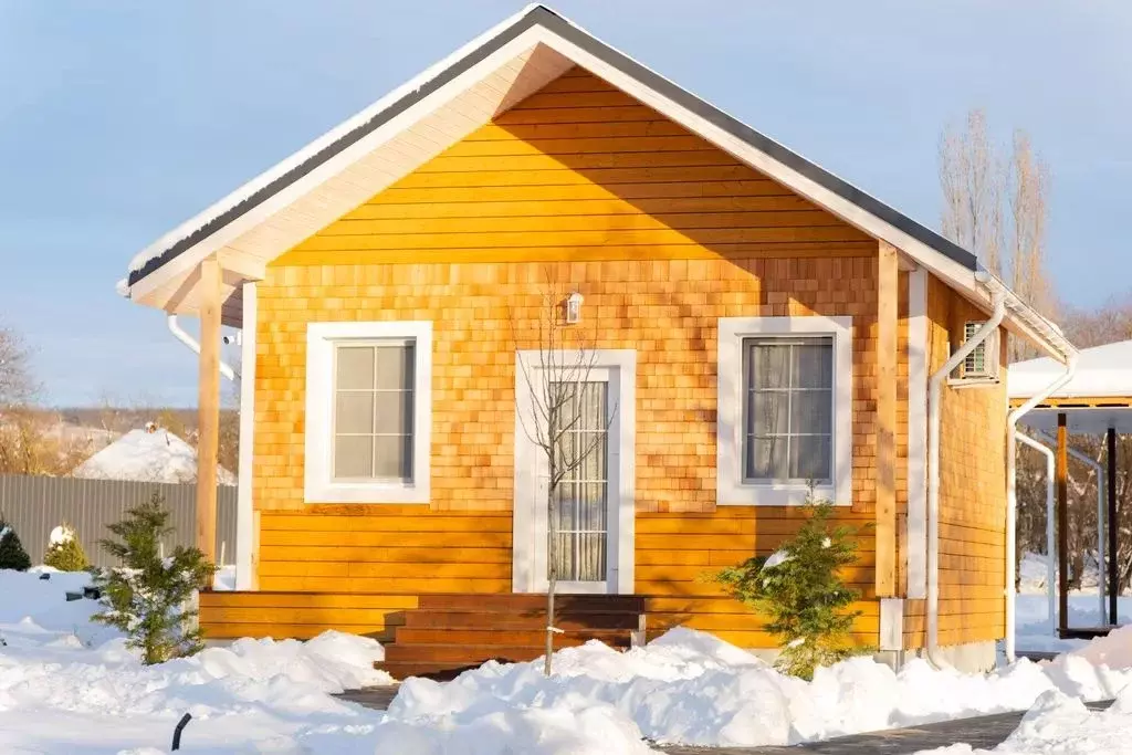 Дом в Краснодарский край, Лабинский район, Каладжинская ст-ца ул. ... - Фото 1