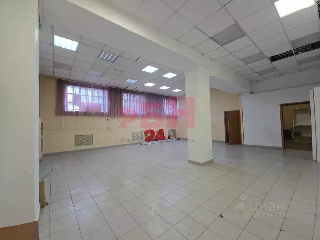 Помещение свободного назначения в Тюменская область, Тюмень ул. ... - Фото 2