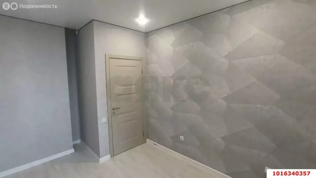 2-комнатная квартира: Краснодар, улица имени Героя Ростовского, 8к5 ... - Фото 2