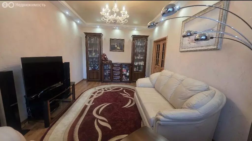 3-комнатная квартира: Мурманск, улица Мира, 10 (73.5 м) - Фото 1