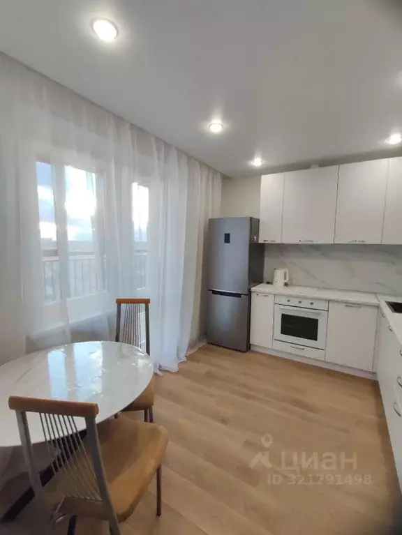 1-к кв. Тюменская область, Тюмень ул. Павла Шарова, 17 (41.0 м) - Фото 0