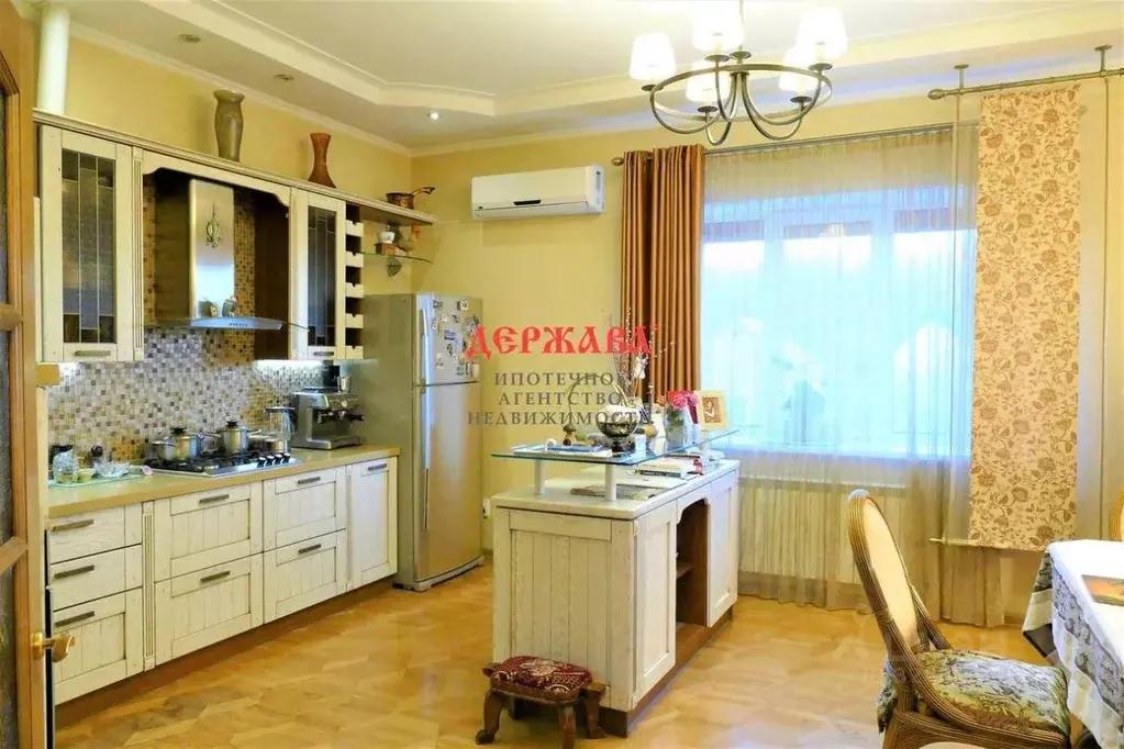 Коттедж в Белгородская область, Старый Оскол Дубрава мкр, 3 кв-л,  ... - Фото 1