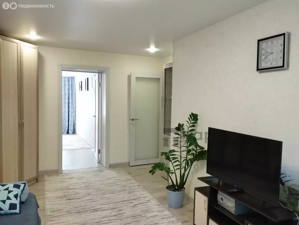3-комнатная квартира: Челябинск, улица Дзержинского, 19А (57.7 м) - Фото 1