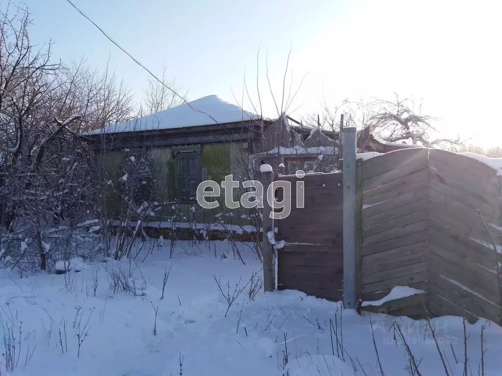 Дом в Саратовская область, Балашовский район, Родничковское ... - Фото 0