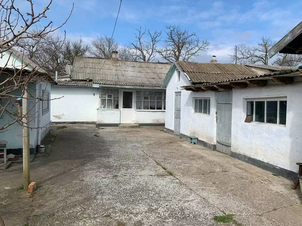 Дом в Крым, Черноморский район, с. Далекое ул. Мичурина, 20 (60 м) - Фото 1