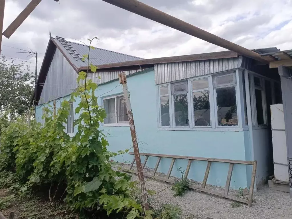 Дом в Саратовская область, с. Сабуровка ул. 40 лет Победы, 3 (92 м) - Фото 1