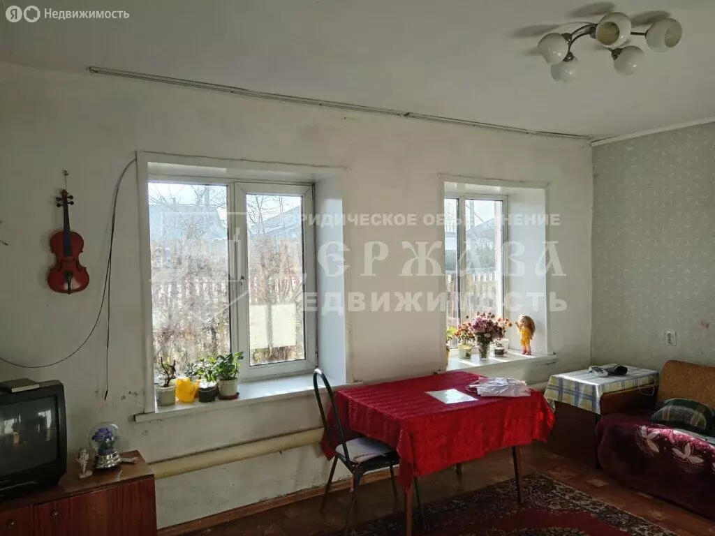 3-комнатная квартира: Топки, Красноармейская улица, 82 (41 м) - Фото 0