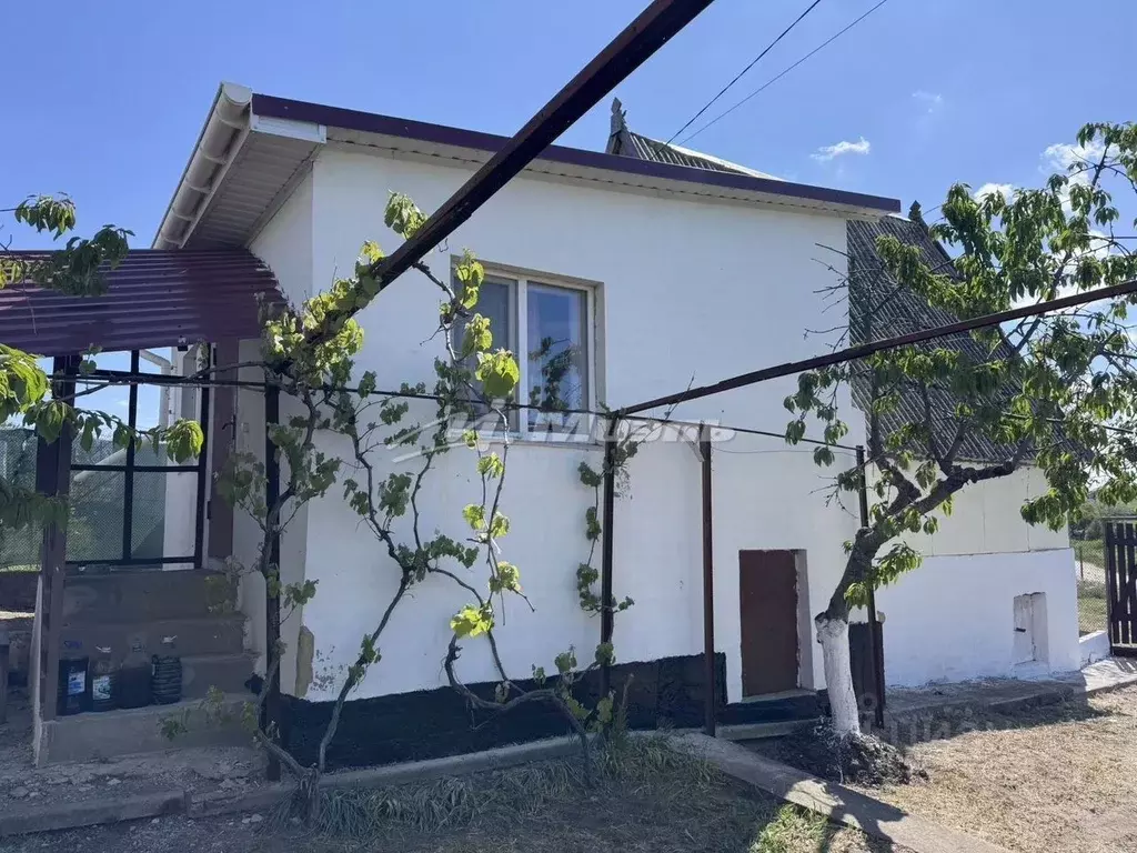 Дом в Крым, Симферопольский район, с. Доброе ул. Центральная (49 м) - Фото 1