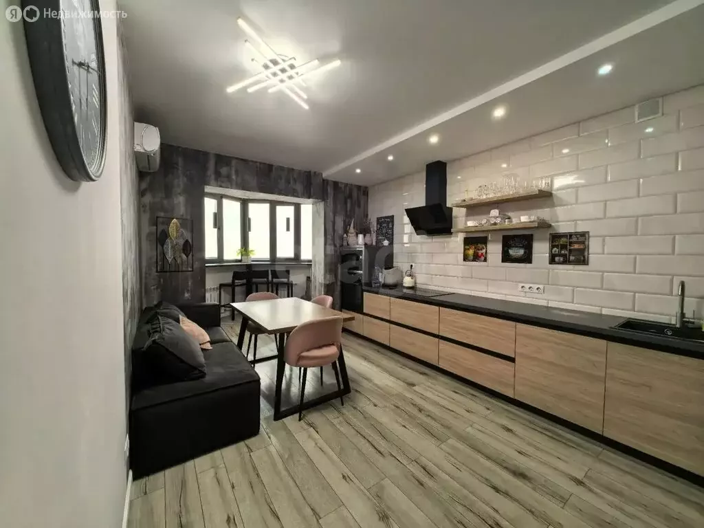 2-комнатная квартира: Самара, улица Антонова-Овсеенко, 63 (70 м) - Фото 1