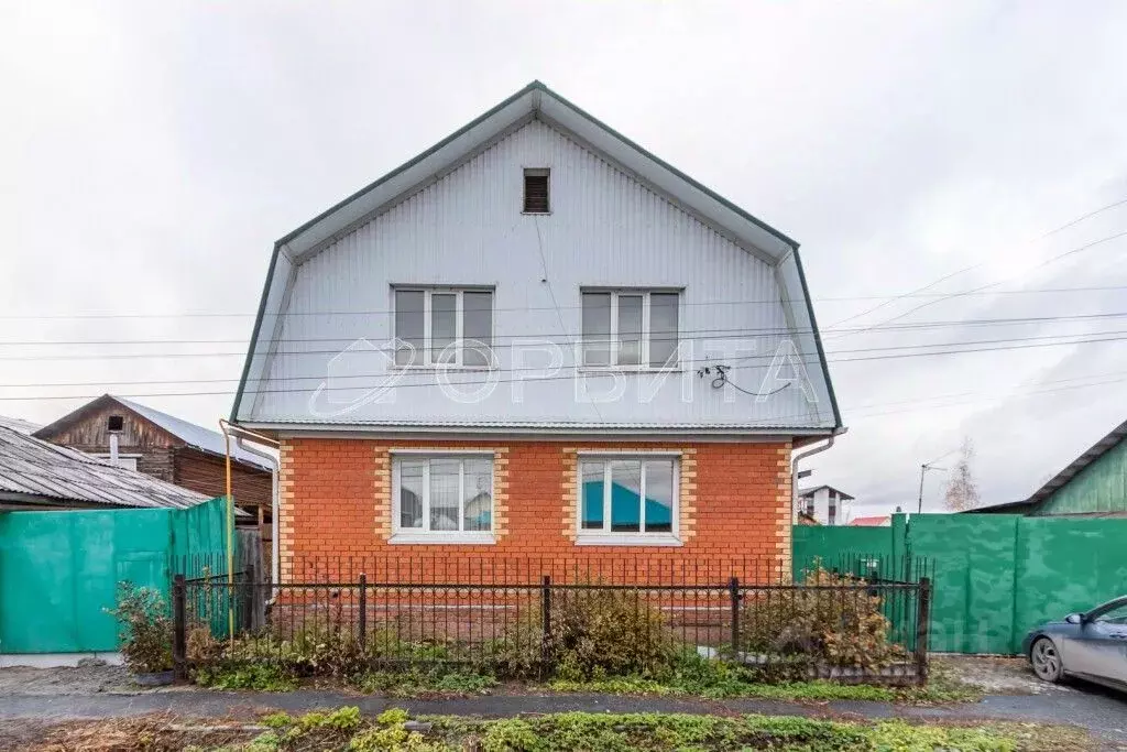 Дом в Тюменская область, Тюмень ул. Молодогвардейцев, 82 (83 м) - Фото 0