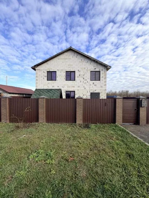 Дом в Самарская область, Нефтегорский район, с. Семеновка ул. ... - Фото 1