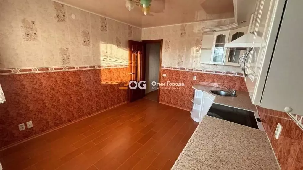 3-к кв. Брянская область, Брянск ул. Ромашина, 32 (98.6 м) - Фото 1