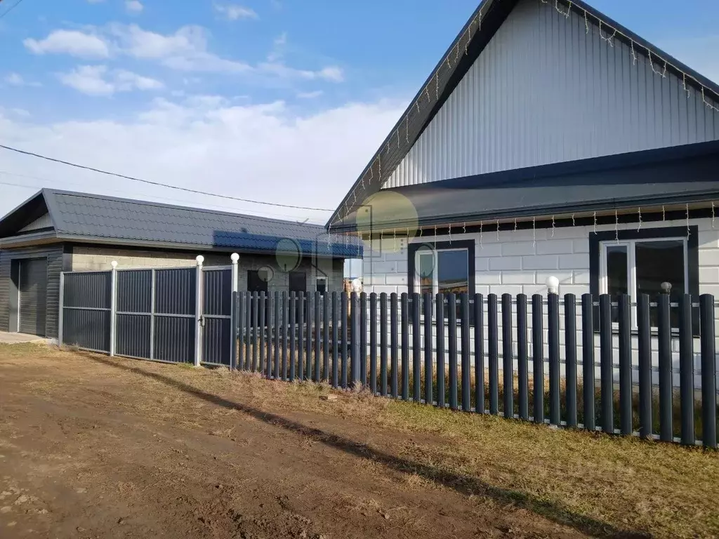 Дом в Иркутская область, Эхирит-Булагатский район, пос. Усть-Ордынский ... - Фото 1