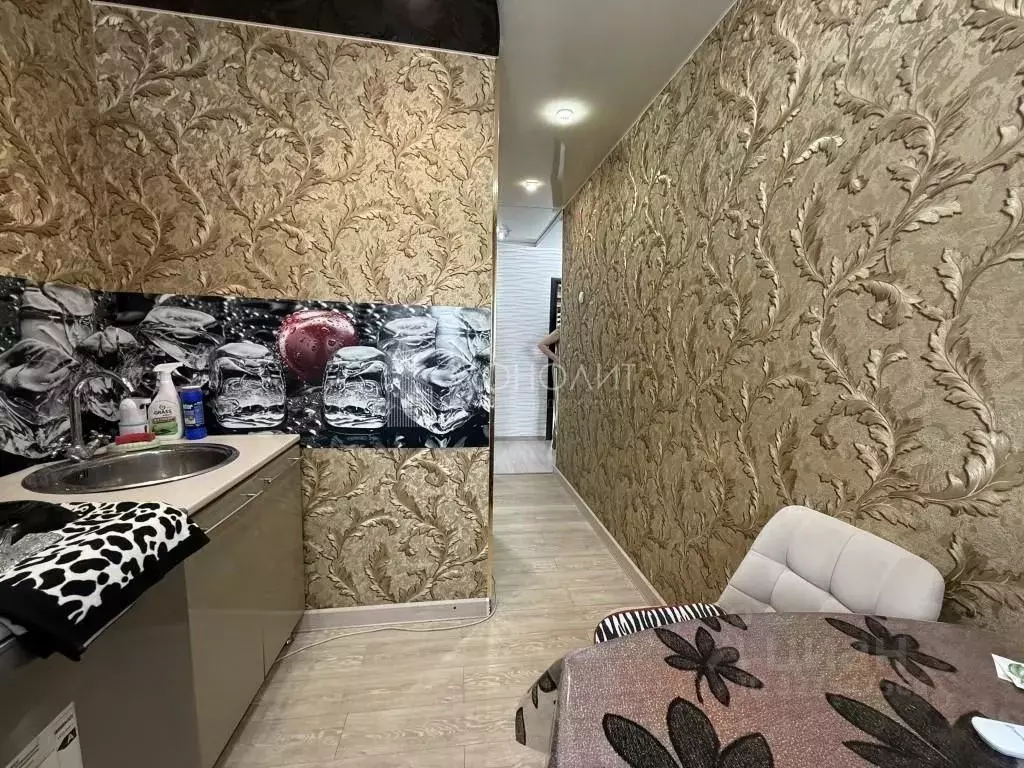 2-к кв. Сахалинская область, Южно-Сахалинск ул. Чехова, 66 (60.0 м) - Фото 2