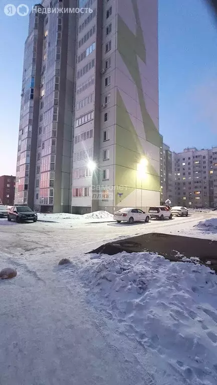 3-комнатная квартира: Омск, улица Орджоникидзе, 268к1 (72.6 м) - Фото 0