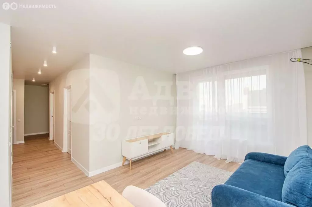 2-комнатная квартира: Тюмень, улица Геннадия Райкова, 21 (62 м) - Фото 1