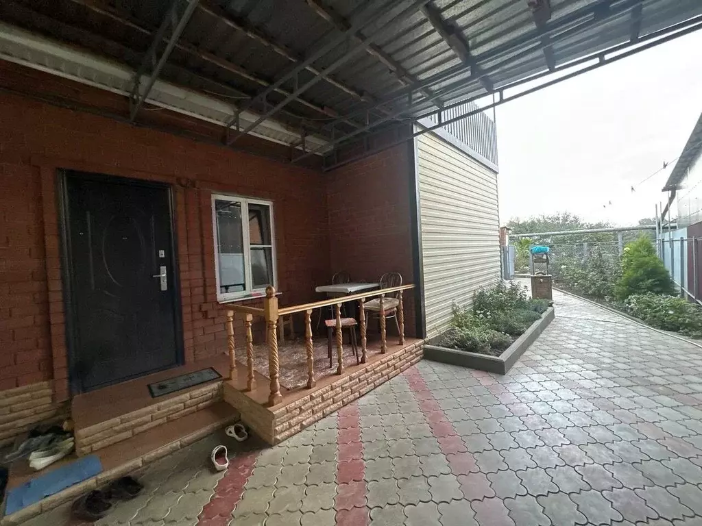 Дом в Краснодарский край, Динской район, Новотитаровская ст-ца ... - Фото 1