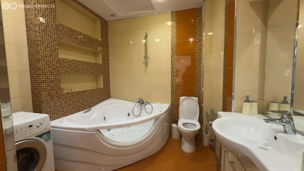 3-комнатная квартира: Нальчик, улица Хуранова, 5А (132 м) - Фото 1