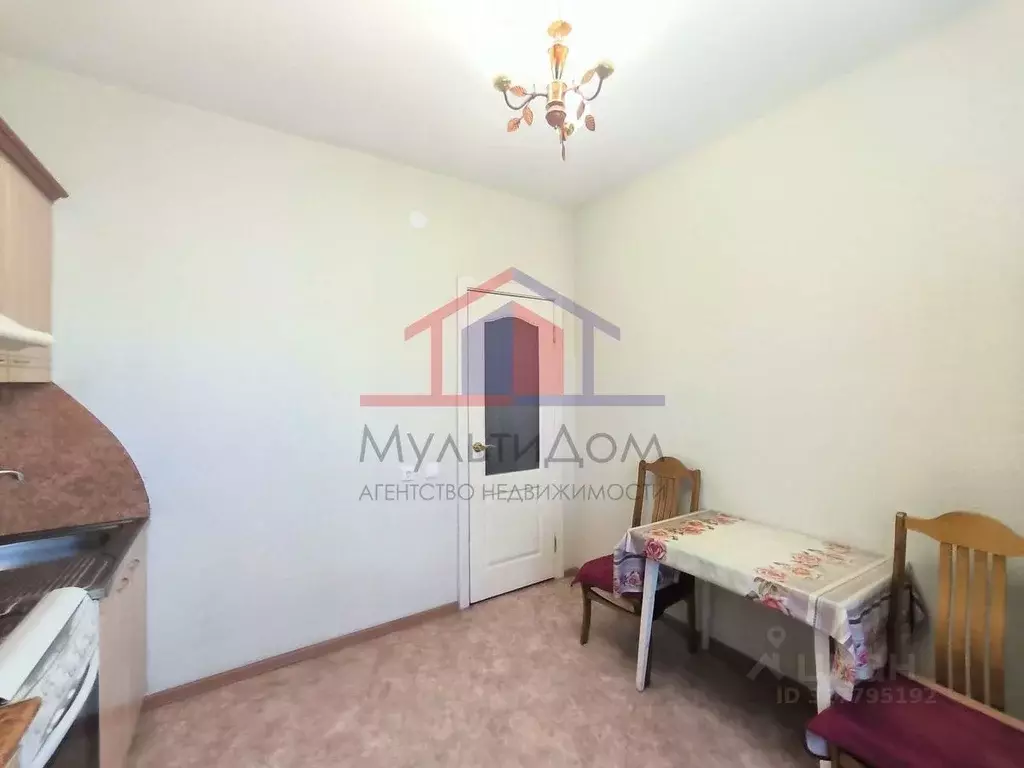 2-к кв. Белгородская область, Губкин Севастопольская ул., 109 (61.7 м) - Фото 2