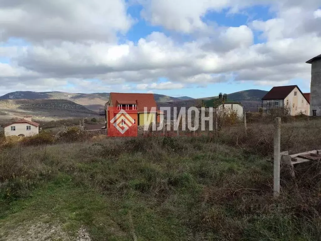 Участок в Севастополь с. Резервное, ул. Нахимовская (10.0 сот.) - Фото 2