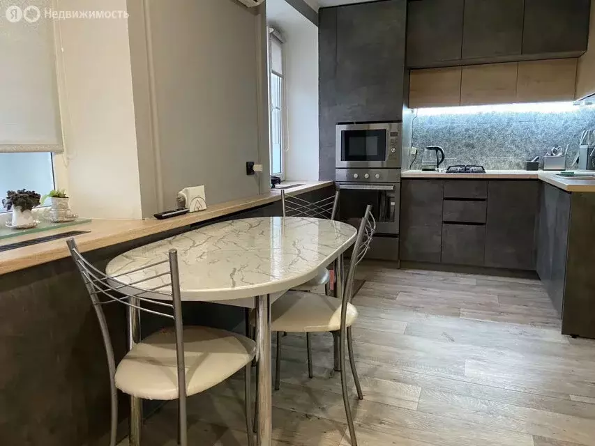 3-комнатная квартира: Таганрог, улица Чехова, 271 (55 м) - Фото 1