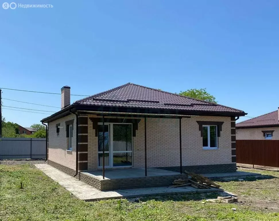 Дом в Новочеркасск, Молодёжная улица, 62 (100 м) - Фото 1