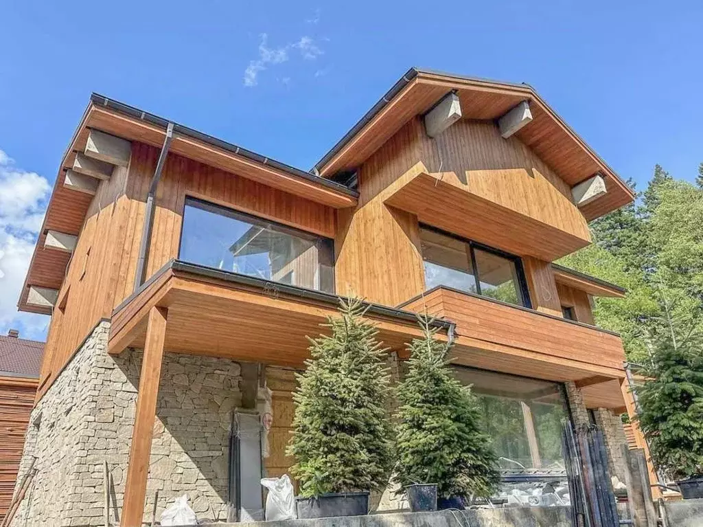 Дом в Краснодарский край, Сочи Красная Поляна пгт, ул. Мичурина, 17А ... - Фото 1