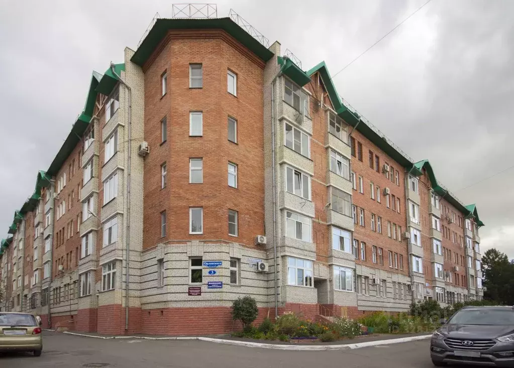 3-к кв. Омская область, Омск ул. Орловского, 3 (90.3 м) - Фото 1