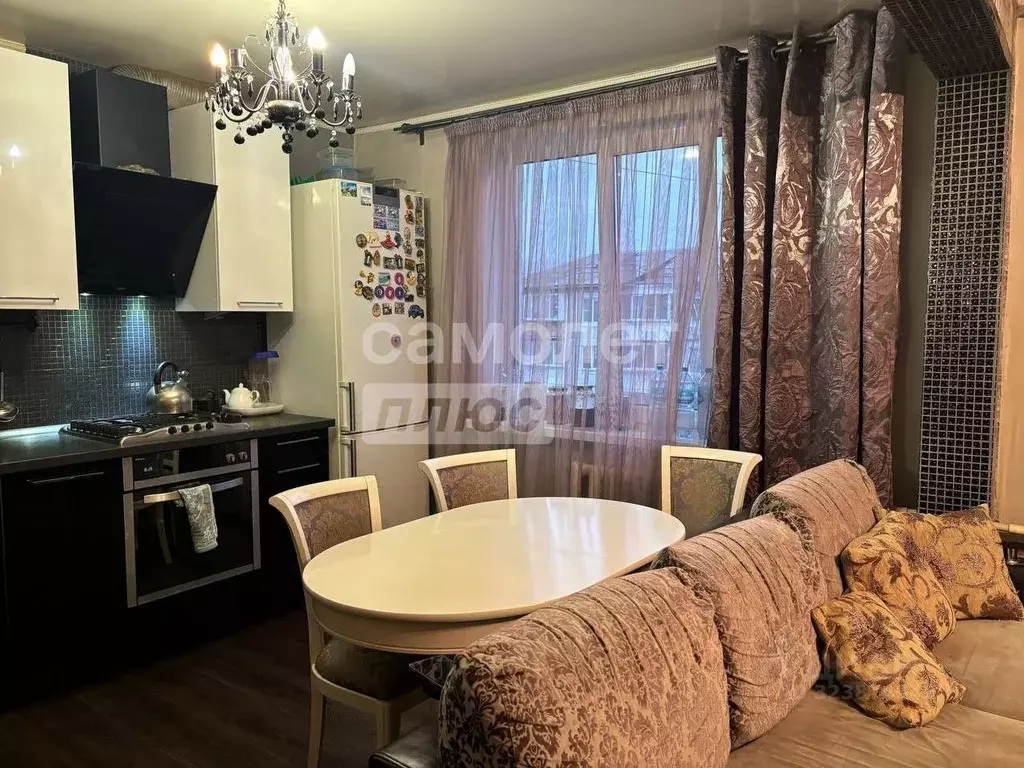 3-к кв. Омская область, Омск Заозерный мкр, ул. Тимофея Белозерова, 10 ... - Фото 1